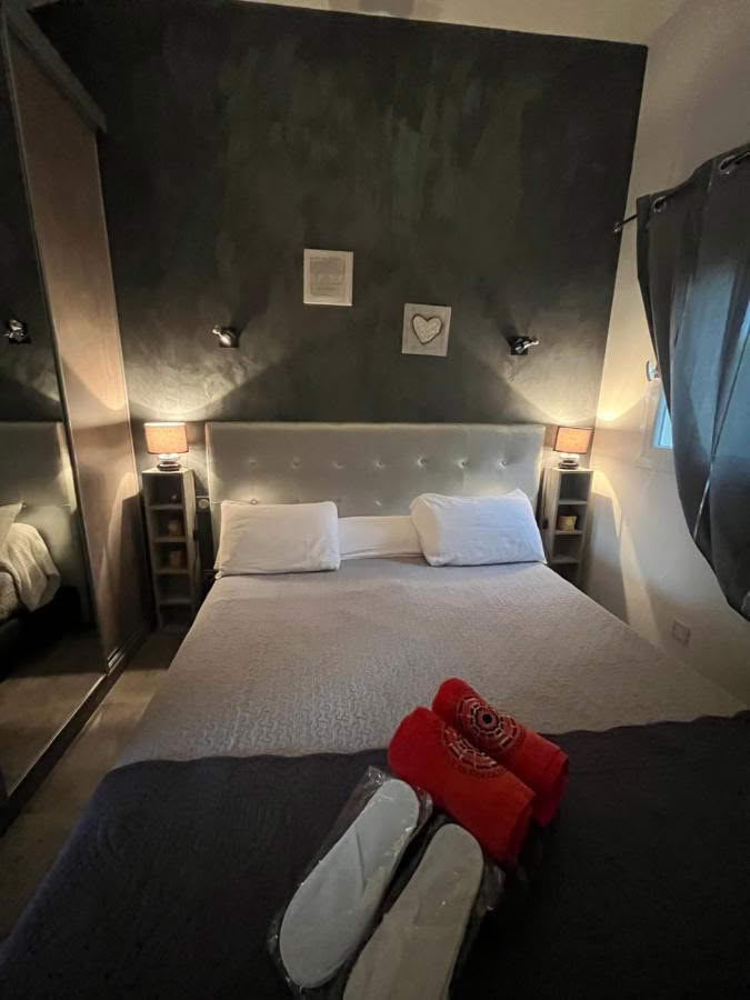 Lot de chambre à la campagne de cadenet propre et confortable