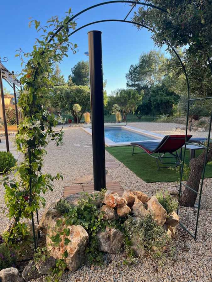 Piscine sans vis a vis de location touristique l'Amanderaie